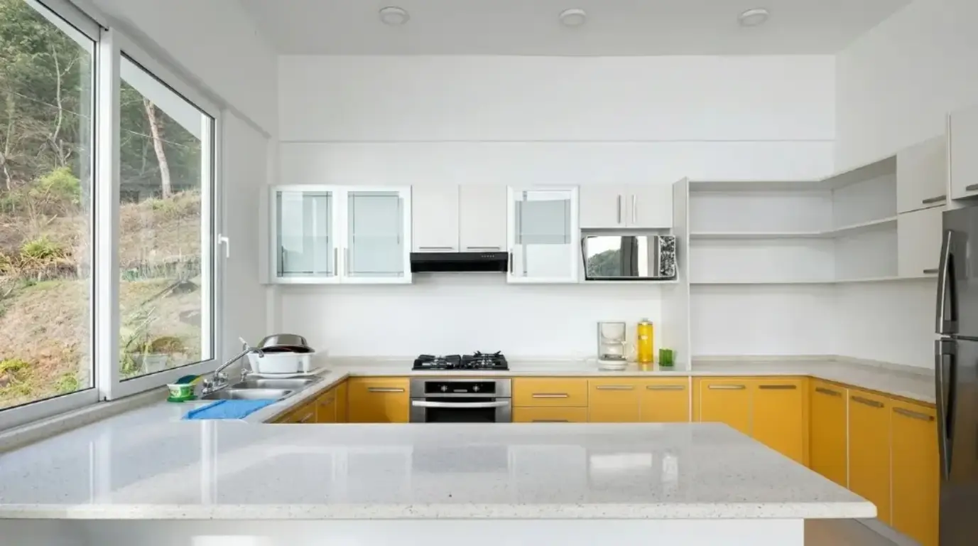 Cocina de la residencia — Isla Grande, Colón