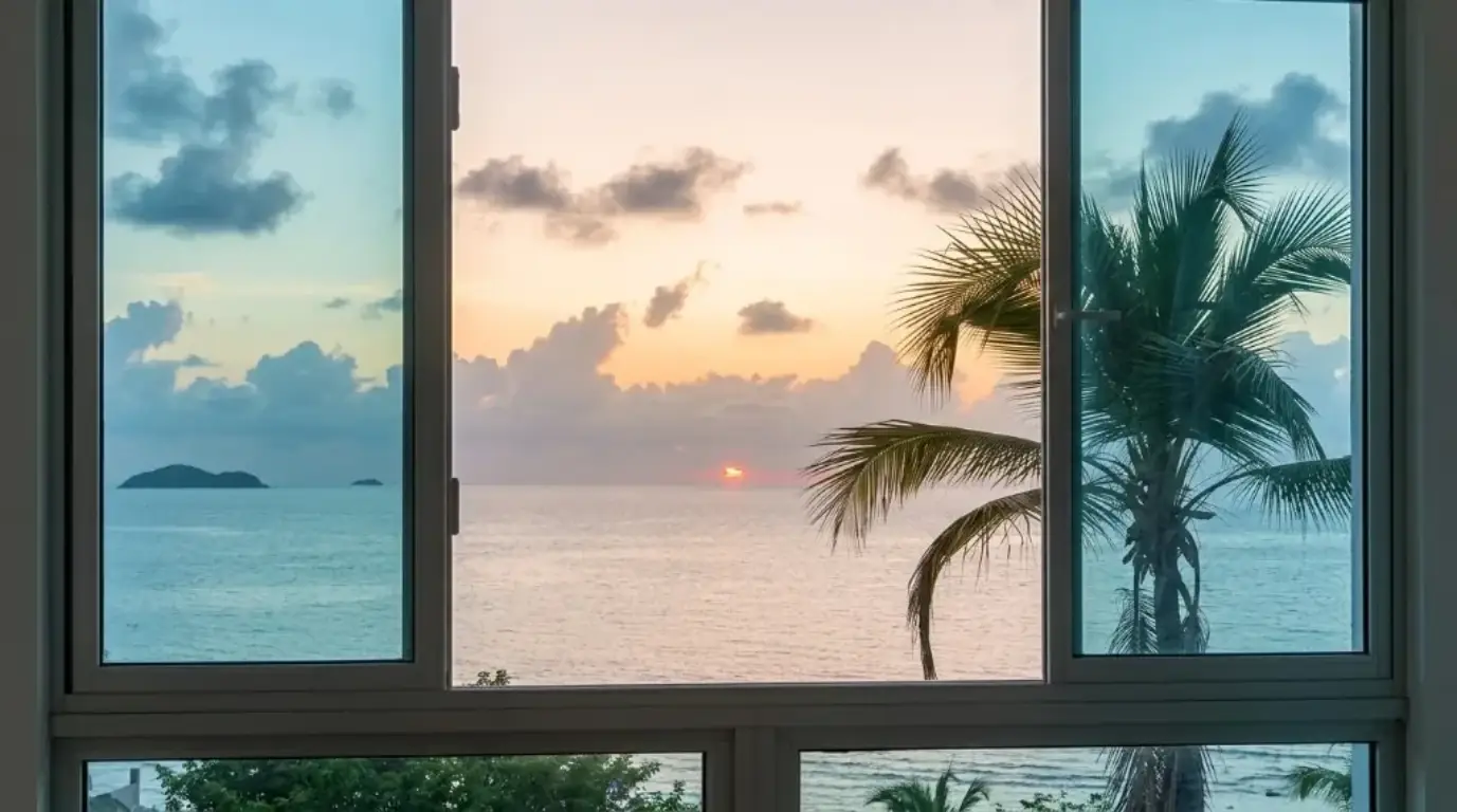 Atardecer desde la ventana — Isla Grande, Colón