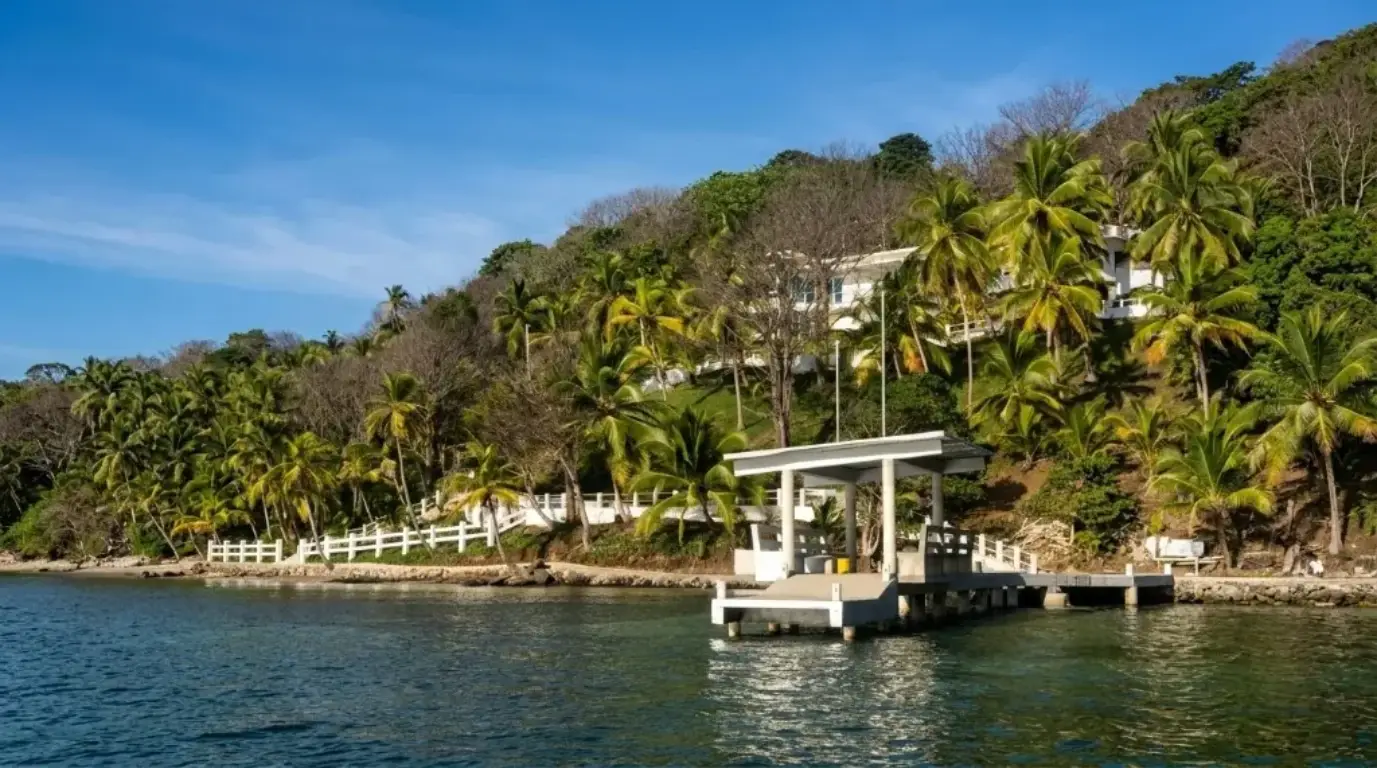 2,77 ha Finca frente al mar — Isla Grande