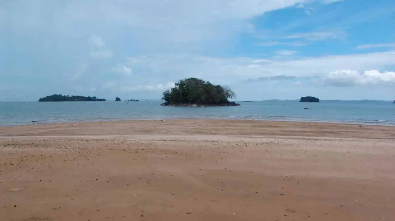 Isla de 40 hectáreas frente al mar