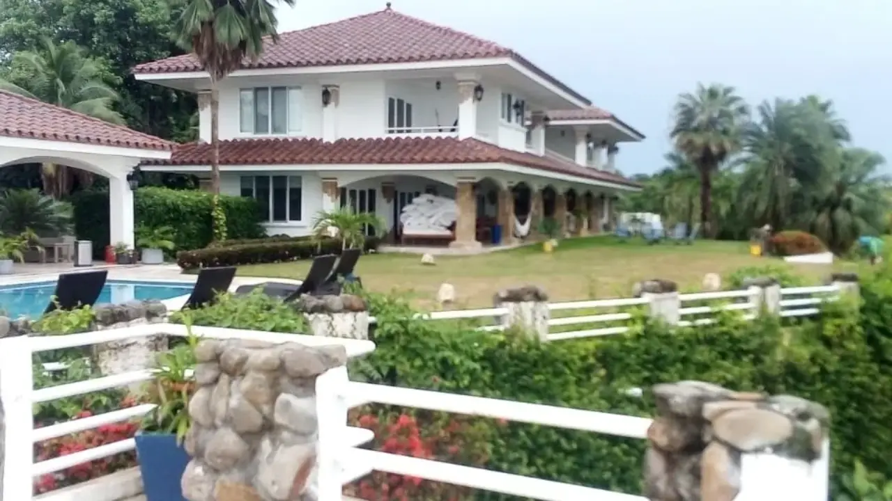 12,5 ha Frente al Mar — Panamá Oeste